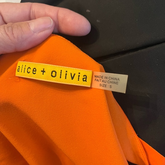 Alice Olivia - Picture 3 of 3